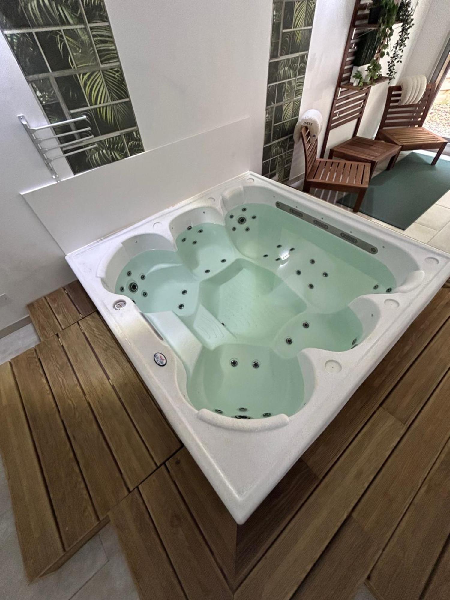 Loft And Spa Les Preaux ภายนอก รูปภาพ